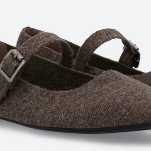 MIA Reena Flannel Knit Flat